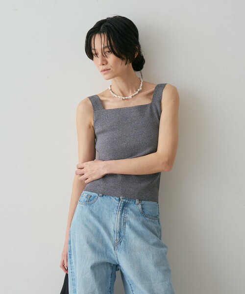 qualite(カリテ)の「【接触冷感・セットアップ対応】レーヨンストレッチニットノースリーブ 夏服 キャミソール きれいめ(Tシャツ/カットソー・レディース・グレー系その他2/ダークベージュ・フリー)」の11枚目の写真