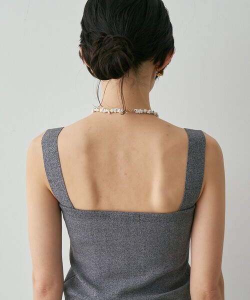 qualite(カリテ)の「【接触冷感・セットアップ対応】レーヨンストレッチニットノースリーブ 夏服 キャミソール きれいめ(Tシャツ/カットソー・レディース・グレー系その他2/ダークベージュ・フリー)」の16枚目の写真
