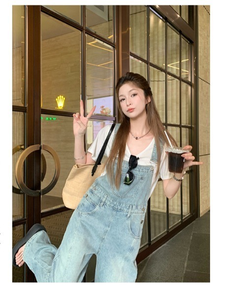 witch(ウイッチ)の「デニムカーブペインターオーバーオール(サロペット/オーバーオール・レディース・ブルー・S/M/L)」の8枚目の写真