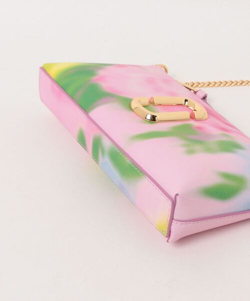 MARC JACOBS（マークジェイコブス）の「【NEW】THE BLURRED FLORAL SNAPSHOT CONVERTIBLE SHOULDER Bag/ザ ブラード フローラル スナップショット コンバーチブル ショルダー バッグ（ショルダーバッグ・レディース・ピンク系その他・ONE SIZE）」の8枚目の写真