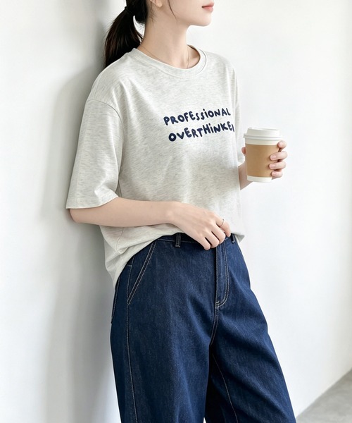 aimoha（アイモハ）の「刺繍風カジュアルロゴプリントTシャツ（Tシャツ/カットソー・レディース・ブラック/ライトグレー/ホワイト・FREE）」の15枚目の写真