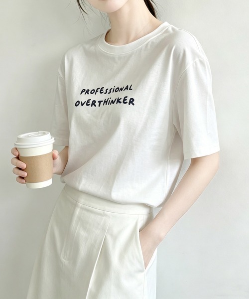 aimoha（アイモハ）の「刺繍風カジュアルロゴプリントTシャツ（Tシャツ/カットソー・レディース・ブラック/ライトグレー/ホワイト・FREE）」の21枚目の写真