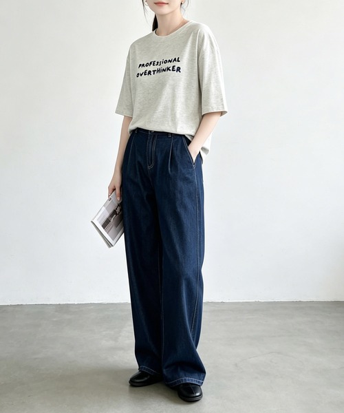 aimoha（アイモハ）の「刺繍風カジュアルロゴプリントTシャツ（Tシャツ/カットソー・レディース・ブラック/ライトグレー/ホワイト・FREE）」の4枚目の写真