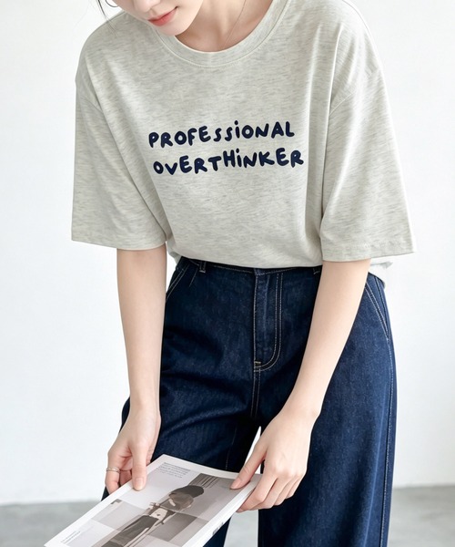 aimoha（アイモハ）の「刺繍風カジュアルロゴプリントTシャツ（Tシャツ/カットソー・レディース・ブラック/ライトグレー/ホワイト・FREE）」の12枚目の写真