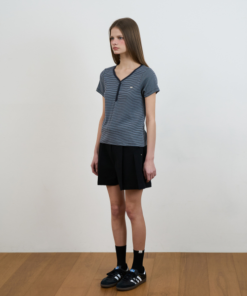 DEHEVE（デヘヴェ）の「Stripe Henley Neck T-shirt [Navy]（Tシャツ/カットソー・レディース・ネイビー・OS）」の3枚目の写真