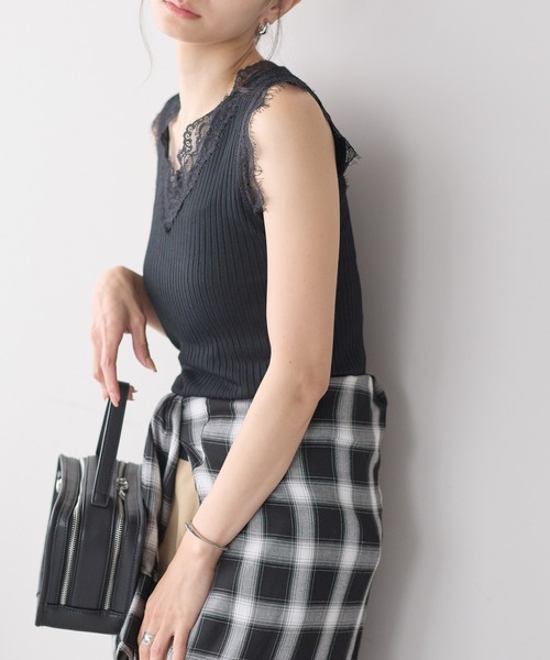 yuue' ( wear )(ユーイ)の「Vネックレース付きサマーリブニットタンクトップ(タンクトップ・レディース・ブラック/ホワイト・FREE)」の8枚目の写真