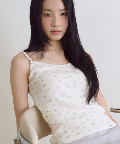ROGIN N ROSIE(ロギンエンロージー)の「Shoulder Ribbon Point Sleeveless Ivory(Tシャツ/カットソー・レディース・その他・FREE)」の1枚目の写真