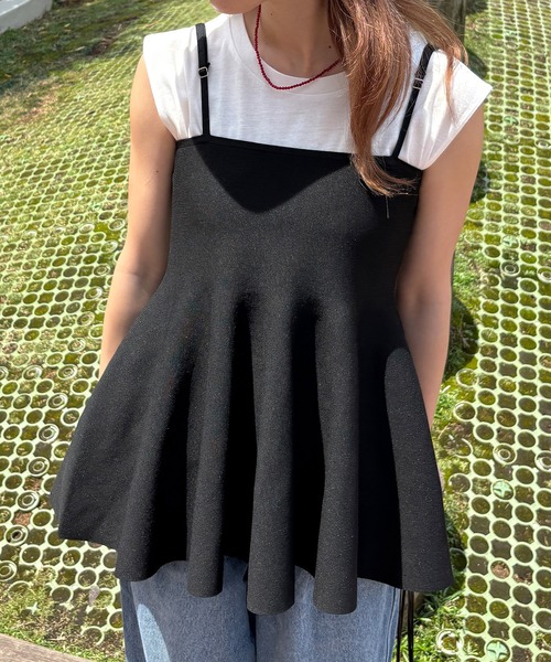 ISOOK(アイスー)の「【ISOOK / アイスー】ニットペプラムキャミソール / キャミビスチェ チュニック レイヤード 重ね着 総針編み サマーニット ZOZOTOWN限定(キャミソール・レディース・ブラック/アイボリー・FREE)」の7枚目の写真