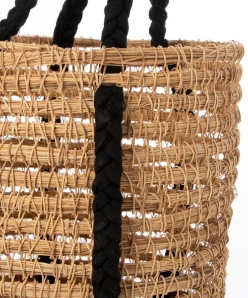 EARTH MADE(アースメイド)の「PALM COTTON TOTE(かごバッグ・レディース・ブラック/アイボリー・FREE)」の7枚目の写真