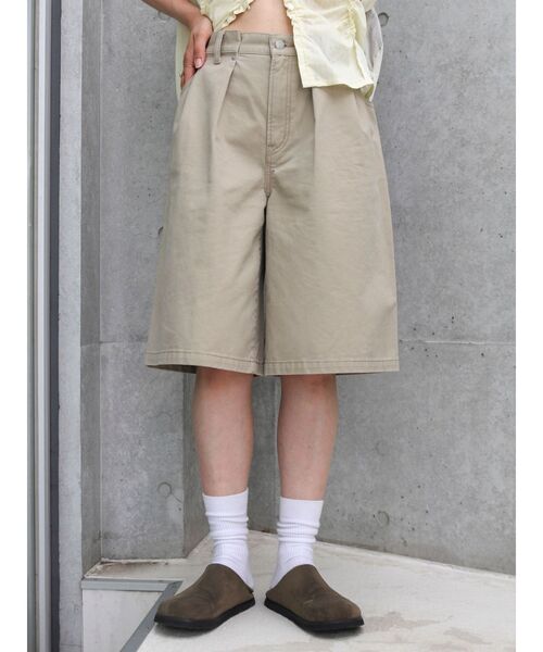 Ungrid（アングリッド）の「シンチバックデザインハーフパンツ（デニムパンツ・レディース・ベージュ/ブルー・MEDIUM/SMALL）」の17枚目の写真