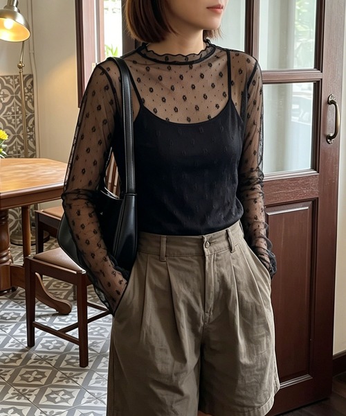 aimoha(アイモハ)の「小花柄プチハイネック長袖シアートップス(Tシャツ/カットソー・レディース・ブラック/ホワイト・M)」の16枚目の写真
