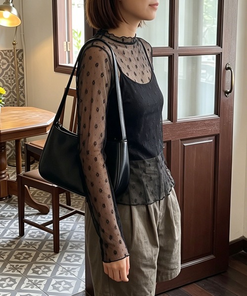 aimoha(アイモハ)の「小花柄プチハイネック長袖シアートップス(Tシャツ/カットソー・レディース・ブラック/ホワイト・M)」の21枚目の写真