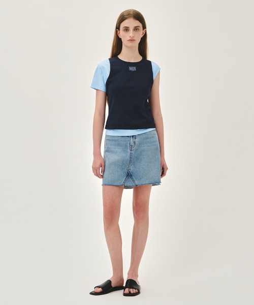 MARITHE + FRANCOIS GIRBAUD(マリテフランソワジルボー)の「W SMALL CLASSIC LOGO ONE SHOULDER LAYERED TEE(Tシャツ/カットソー・レディース・アイボリー/スカイブルー・MEDIUM/SMALL)」の16枚目の写真