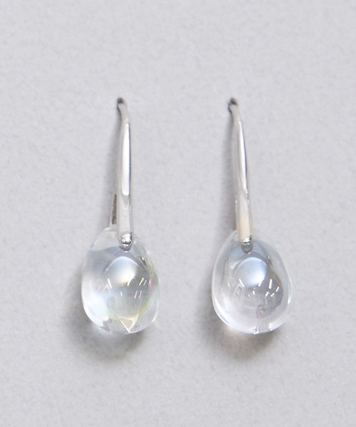 Zoule（ゾーラ）の「Zoule ゾーラ：Soleaシリーズ　clear drop　ピアス（ピアス（両耳用）・レディース・シルバー・FREE）」の4枚目の写真