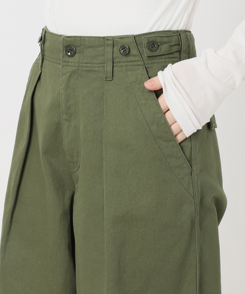 Spick & Span（スピックアンドスパン）の「ラチネバックイージーストレートパンツ（その他パンツ・レディース・カーキ/ボルドー/ベージュ・34/38/36）」の4枚目の写真