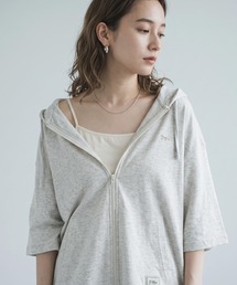 T-MAC OUTING（ティーマック アウティング）の「【T-MAC】スラブ天竺 ワンポイントFOXワッペン刺繍 5分袖ジップパーカー（パーカー）」