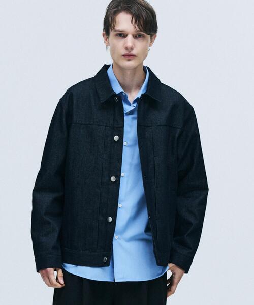tk.TAKEO KIKUCHI(ティーケータケオキクチ)の「【色褪せしにくいデニム/セットアップ対応可】Comfy Fadeless Denim Seriesデニムジャケット(ブルゾン・メンズ・ネイビー/ブラック・03/02)」の1枚目の写真