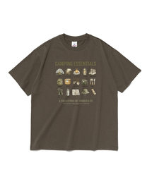 アウトドアイーセンシャルギアグラフィック半袖Tシャツ(カーキ)