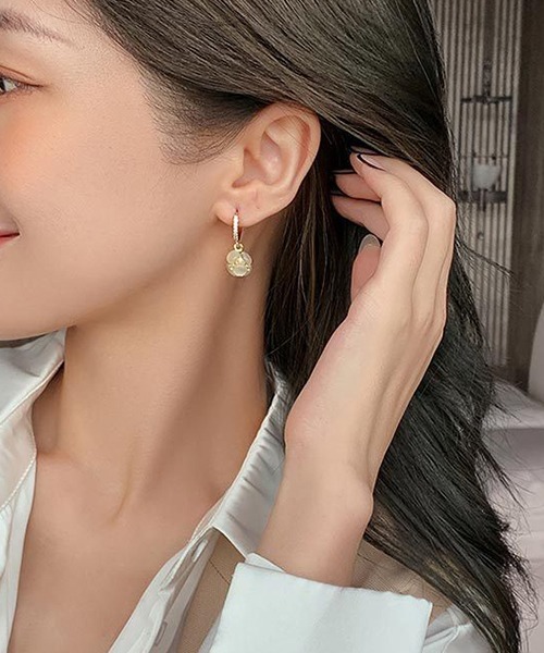 VIBGYOR(ヴィブジョー)の「ホワイトストーン&ゴールドドロップピアス/両耳用/レディース(T3)(ピアス(両耳用)・レディース・ゴールド・FREE)」の8枚目の写真