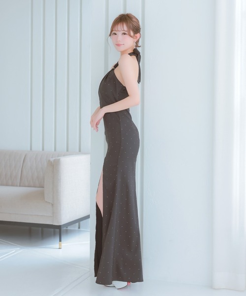 Tika(ティカ)の「キャバドレス ロング フレア スリット ホルターネック ドット ビジュー セクシードレス(ドレス・レディース・ブラック・L/M/XL/XXXL)」の2枚目の写真