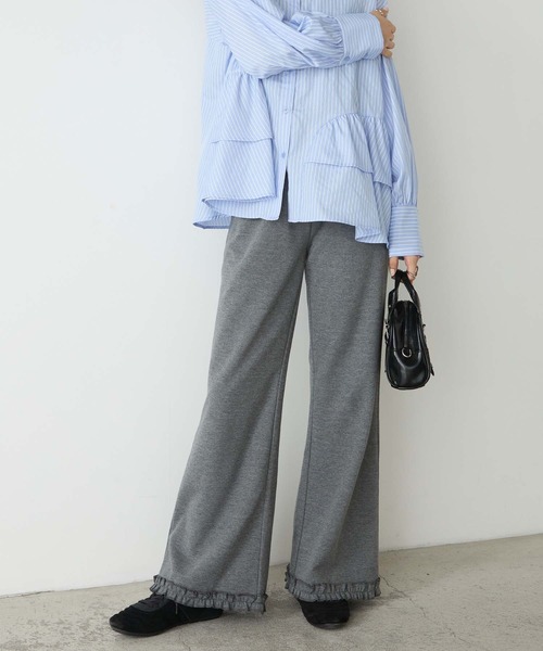 forksy.（フォルクシー）の「【forksy.】<エブリデイシリーズ>フリルヘム ダンボール イージーフレアパンツ（スウェットパンツ・レディース・チャコールグレー/ダークブラウン/ブラック/ライトピンク/杢グレー/アイボリー・M/L）」の4枚目の写真