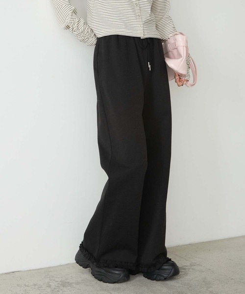 forksy.（フォルクシー）の「【forksy.】<エブリデイシリーズ>フリルヘム ダンボール イージーフレアパンツ（スウェットパンツ・レディース・チャコールグレー/ダークブラウン/ブラック/ライトピンク/杢グレー/アイボリー・M/L）」の3枚目の写真