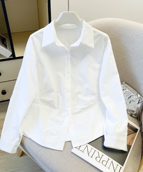 LUCPY(ラクピー)の「ウエストタックシャツブラウス(シャツ/ブラウス・レディース・ホワイト/ブルー/アイボリー・SMALL/MEDIUM/LARGE/X-LARGE)」の1枚目の写真