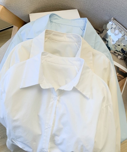 LUCPY(ラクピー)の「ウエストタックシャツブラウス(シャツ/ブラウス・レディース・ホワイト/ブルー/アイボリー・SMALL/MEDIUM/LARGE/X-LARGE)」の4枚目の写真