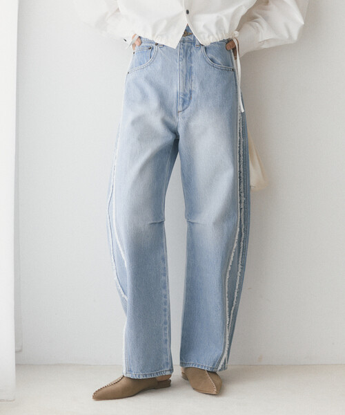 FREAK'S STORE(フリークスストア)の「Firsthand/ファーストハンド サイドフリンジ カーヴィーデニム【限定展開】(デニムパンツ・レディース・ネイビー/ブラック/サックスブルー・X-SMALL/SMALL/MEDIUM)」の4枚目の写真