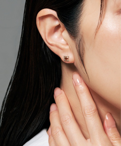 Jewel closet by L&Co.(ジュエルクローゼットバイエルアンドコー)の「K10 スクエア カラーストーン ピアス(ピアス(両耳用)・レディース・ゴールド系1/ゴールド系2/ゴールド系3/ゴールド系4/ゴールド系5・FREE)」の13枚目の写真