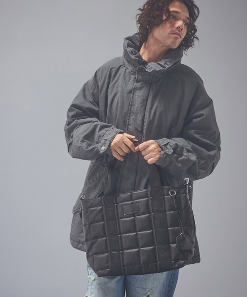 ADAM PATEK(アダムパテック)の「mko13956-w-r leather quilting medium tote キルティングトートバッグ(AP2629018)(トートバッグ・メンズ・ブラック・FREE)」の4枚目の写真