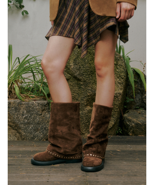 FORRR(フォルンルン)の「リベットミドルブーツ - 2カラー(ブーツ・レディース・ブラウン/ブラック・23cm/24cm/25cm)」の3枚目の写真