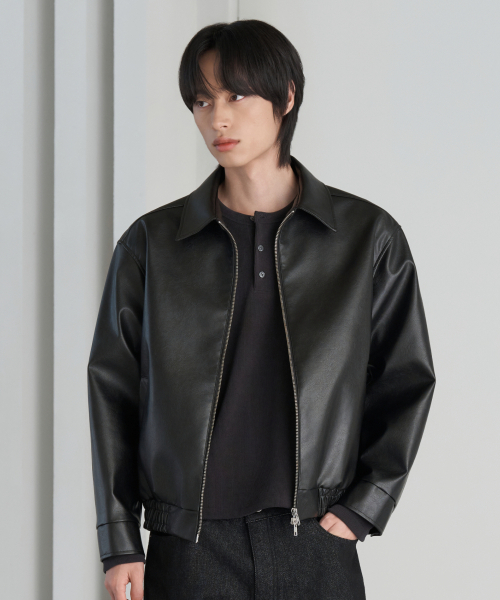 HYOJI(ヒョージ)の「26 FW レザーミニマルブルゾン クロップドジャケット(ブラック)(ライダースジャケット・メンズ・ブラック・M/L)」の4枚目の写真