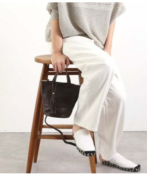 COOCO(クーコ)の「【CO】【cooco】シュリンクレザーバケツ型ミニ2WAYトートバッグ(トートバッグ・レディース・ブラック/ダークブラウン・FREE)」の2枚目の写真