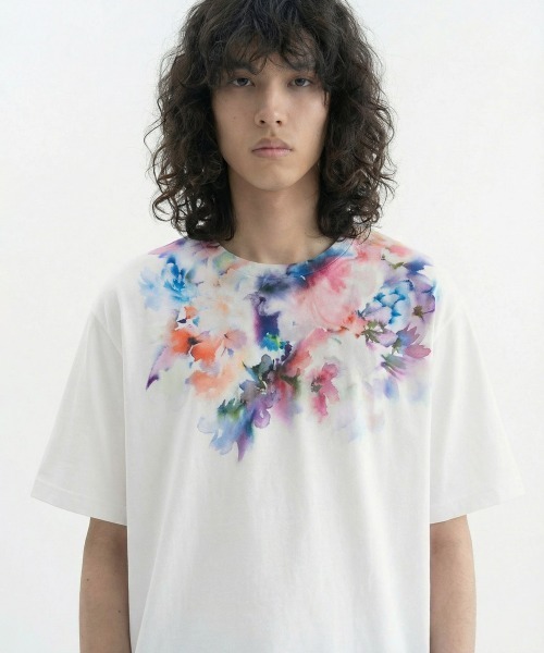 rehacer（レアセル）の「rehacer : Wrap Flower  on Wide Body  / ラップ フラワー オン ワイド ボディー（Tシャツ/カットソー・メンズ・グレー/ホワイト・SMALL/LARGE/MEDIUM/X-LARGE）」の2枚目の写真