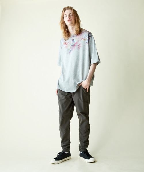 rehacer（レアセル）の「rehacer : Wrap Flower  on Wide Body  / ラップ フラワー オン ワイド ボディー（Tシャツ/カットソー・メンズ・グレー/ホワイト・SMALL/LARGE/MEDIUM/X-LARGE）」の6枚目の写真