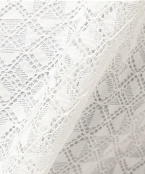 LBC（エルビーシー）の「コットンナイロンレースプルオーバー（Tシャツ/カットソー・レディース・オフホワイト/ボルドー/ブラック・LARGE/MEDIUM）」の4枚目の写真