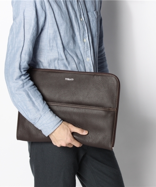 UNITED ARROWS（ユナイテッドアローズ）の「UAL CALF CLUTCH（クラッチバッグ・メンズ・ブラック/グレー/ダークブラウン/レッド/ネイビー/パープル・フリー）」の11枚目の写真