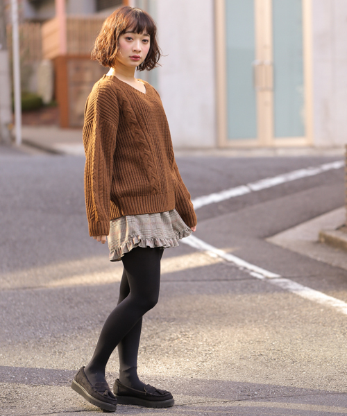 apres jour（アプレジュール）の「ざっくり編みＶネックケーブルニット【ZOZOTOWN限定アイテム】（ニット/セーター・レディース・ダークブラウン/ピンク/アイボリー・フリー）」の11枚目の写真
