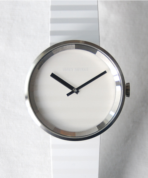 ISSEY MIYAKE（イッセイミヤケ）の「PLEASE 【UNISEX】 SILAAA01,SILAAA2,SILAAA3,SILAAA04（アナログ腕時計・レディース・グリーン/レッド/ブラック/ホワイト・FREE）」の2枚目の写真