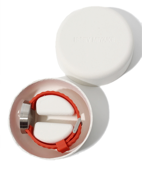 ISSEY MIYAKE（イッセイミヤケ）の「PLEASE 【UNISEX】 SILAAA01,SILAAA2,SILAAA3,SILAAA04（アナログ腕時計・レディース・グリーン/レッド/ブラック/ホワイト・FREE）」の11枚目の写真