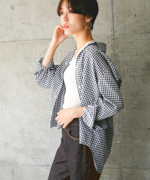 LOWRYS FARM（ローリーズファーム）の「レギュラーシャツロングスリーブ 804833（シャツ/ブラウス・レディース・ブラック/オフホワイト/カーキ/ブラック系その他/ベージュ系その他/ブルー系その他/ベージュ/ストライプ/ブルー・MEDIUM/LARGE）」の4枚目の写真