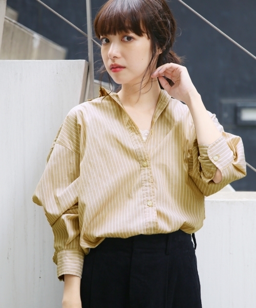 LOWRYS FARM（ローリーズファーム）の「レギュラーシャツロングスリーブ 804833（シャツ/ブラウス・レディース・ブラック/オフホワイト/カーキ/ブラック系その他/ベージュ系その他/ブルー系その他/ベージュ/ストライプ/ブルー・MEDIUM/LARGE）」の6枚目の写真