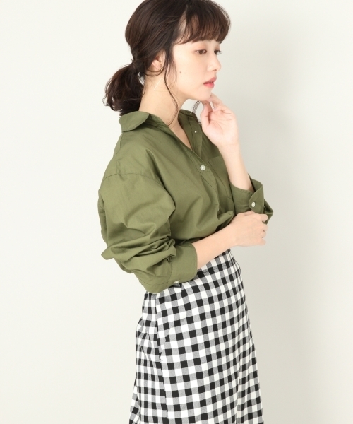 LOWRYS FARM（ローリーズファーム）の「レギュラーシャツロングスリーブ 804833（シャツ/ブラウス・レディース・ブラック/オフホワイト/カーキ/ブラック系その他/ベージュ系その他/ブルー系その他/ベージュ/ストライプ/ブルー・MEDIUM/LARGE）」の11枚目の写真