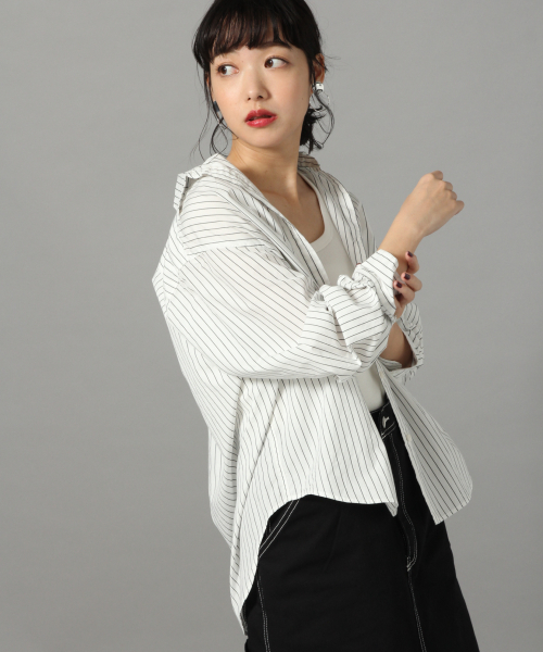 LOWRYS FARM（ローリーズファーム）の「レギュラーシャツロングスリーブ 804833（シャツ/ブラウス・レディース・ブラック/オフホワイト/カーキ/ブラック系その他/ベージュ系その他/ブルー系その他/ベージュ/ストライプ/ブルー・MEDIUM/LARGE）」の9枚目の写真