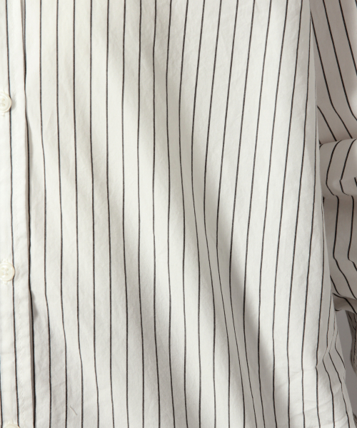 LOWRYS FARM（ローリーズファーム）の「レギュラーシャツロングスリーブ 804833（シャツ/ブラウス・レディース・ブラック/オフホワイト/カーキ/ブラック系その他/ベージュ系その他/ブルー系その他/ベージュ/ストライプ/ブルー・MEDIUM/LARGE）」の13枚目の写真