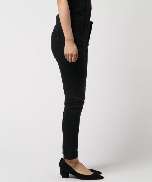 flower(フラワー)の「グルーヴィースキニーパンツ(デニムパンツ・レディース・ブラック・SMALL/MEDIUM)」の2枚目の写真