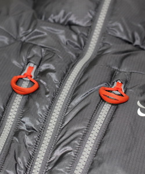 Rab(ラブ)の「【RAB】ラブ Expedition 7000 JACKET(ダウンジャケット/コート・メンズ・ブラック/ブルー・MEDIUM/LARGE/X-LARGE)」の5枚目の写真