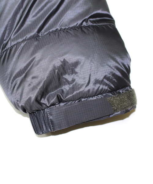 Rab(ラブ)の「【RAB】ラブ Expedition 7000 JACKET(ダウンジャケット/コート・メンズ・ブラック/ブルー・MEDIUM/LARGE/X-LARGE)」の8枚目の写真