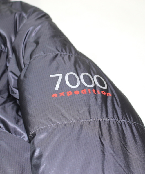 Rab(ラブ)の「【RAB】ラブ Expedition 7000 JACKET(ダウンジャケット/コート・メンズ・ブラック/ブルー・MEDIUM/LARGE/X-LARGE)」の11枚目の写真